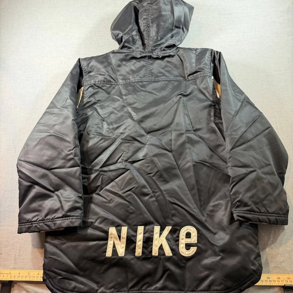 Nike Hooded Puffer Jacket Youth Large Black Good Vintage Team Sports Spell Out